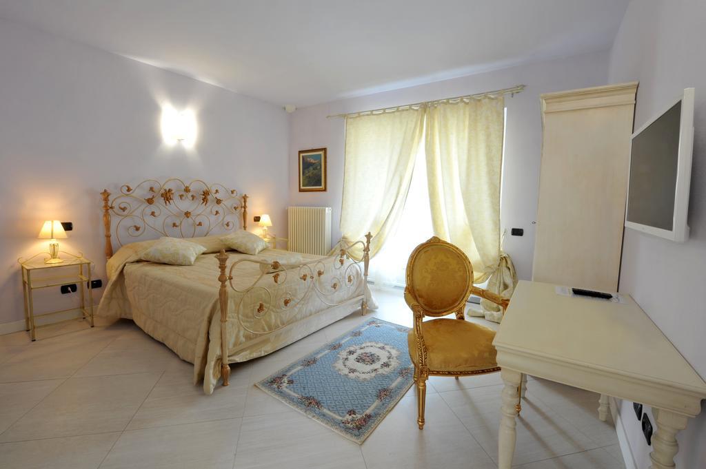 Agriturismo Cascina Varìe Castagnito Esterno foto