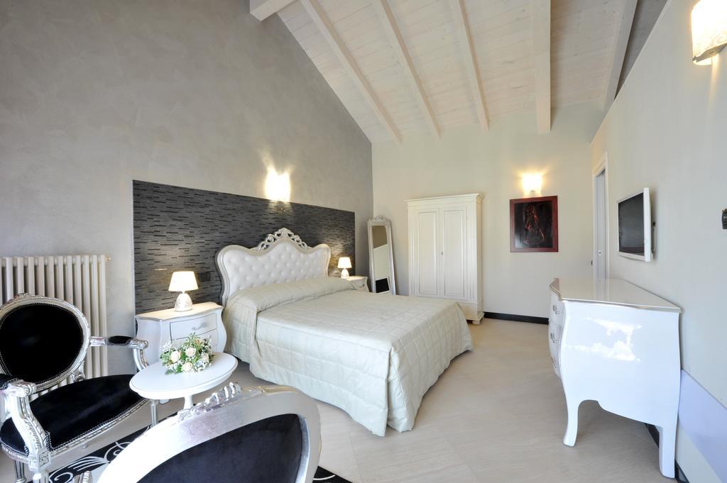 Agriturismo Cascina Varìe Castagnito Esterno foto