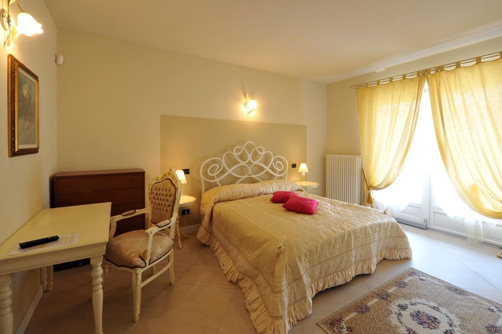 Agriturismo Cascina Varìe Castagnito Esterno foto