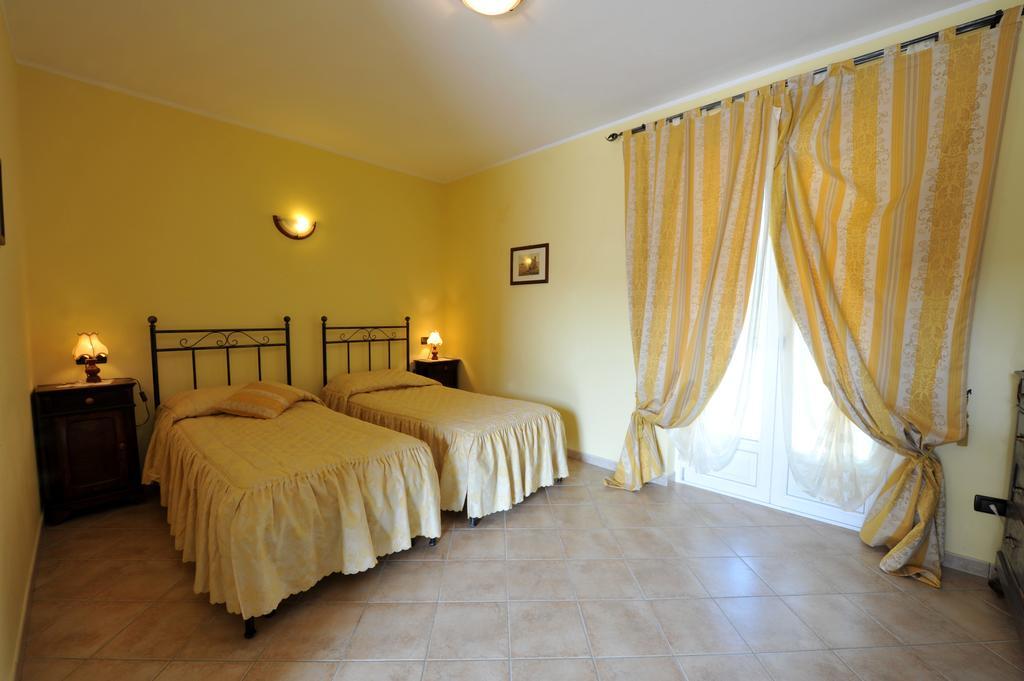 Agriturismo Cascina Varìe Castagnito Esterno foto